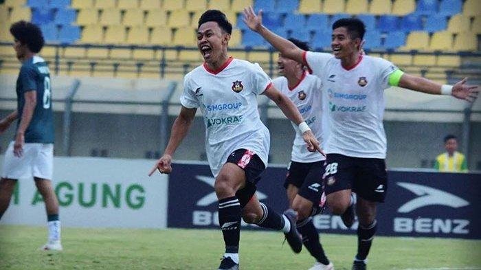Nhận định Semen Padang vs Karo United, 18h30 ngày 6/12: Tân binh thăng hoa